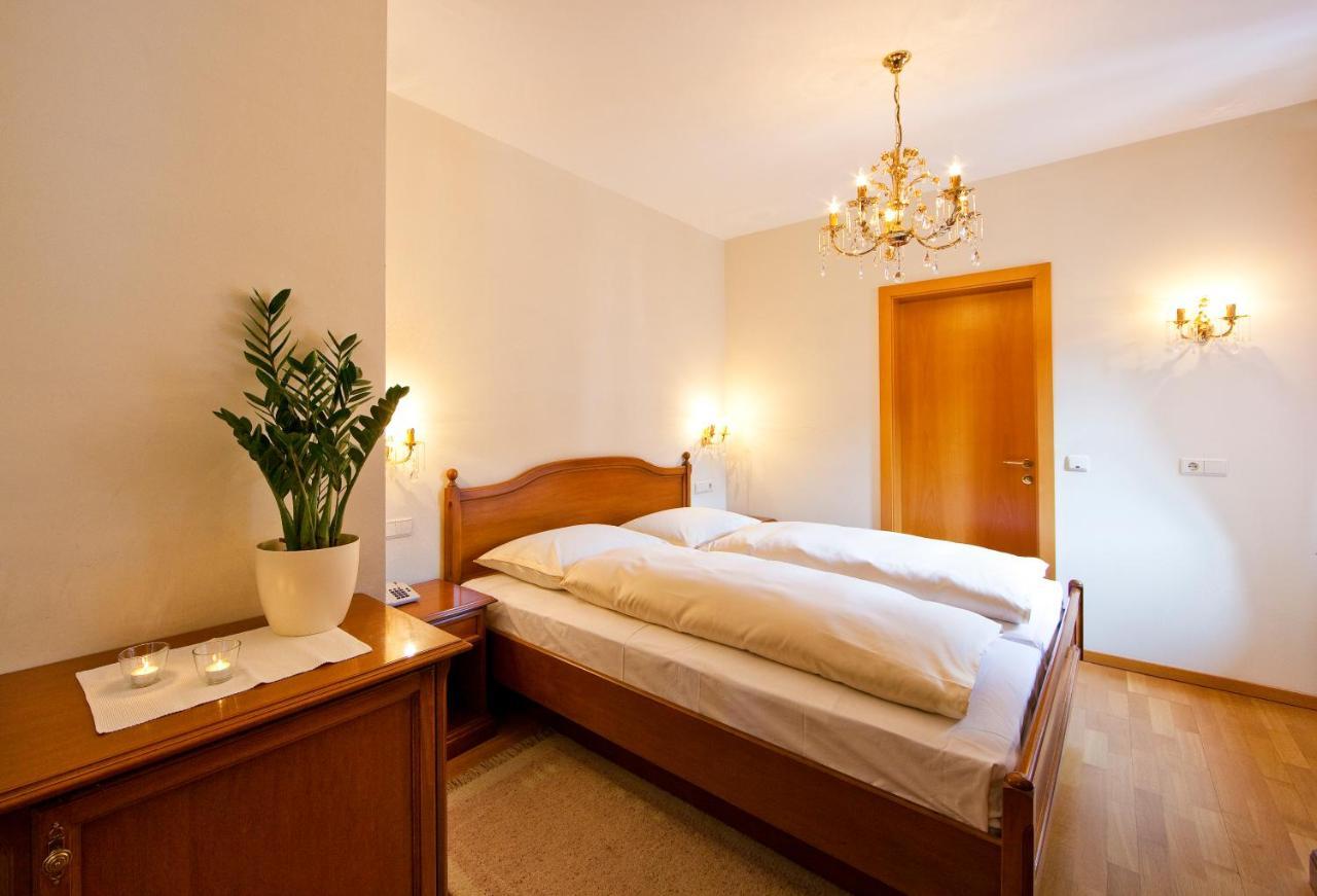Ora / Auer Hotel Elefant מראה חיצוני תמונה