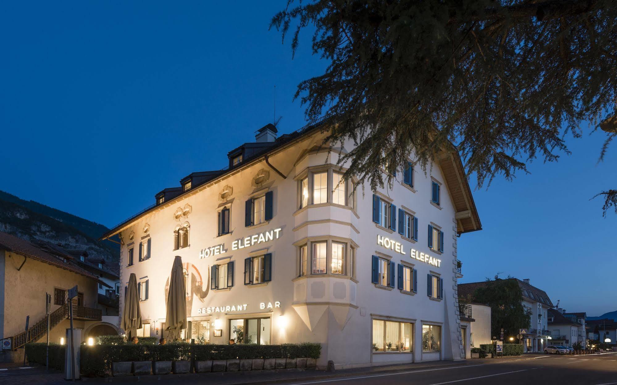 Ora / Auer Hotel Elefant מראה חיצוני תמונה