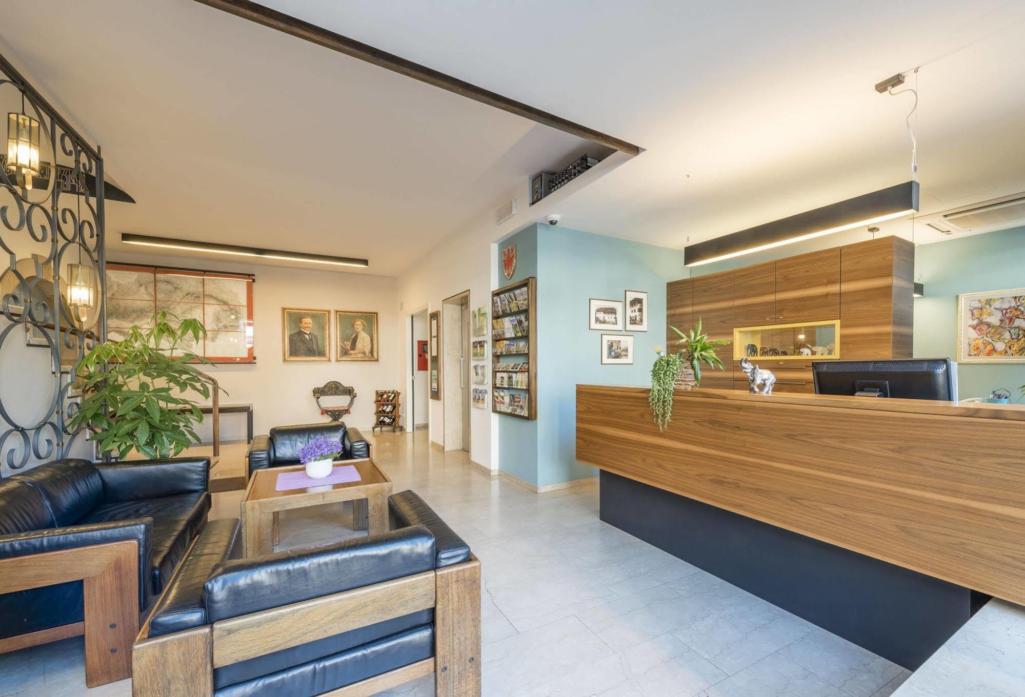 Ora / Auer Hotel Elefant מראה חיצוני תמונה