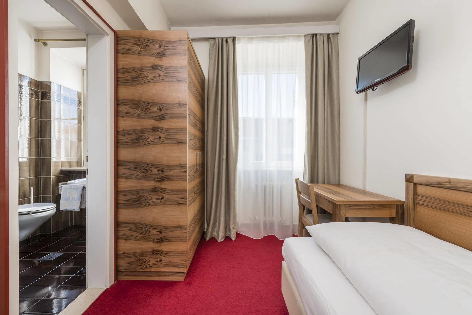 Ora / Auer Hotel Elefant מראה חיצוני תמונה