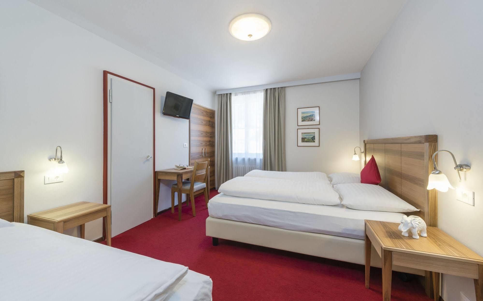 Ora / Auer Hotel Elefant מראה חיצוני תמונה