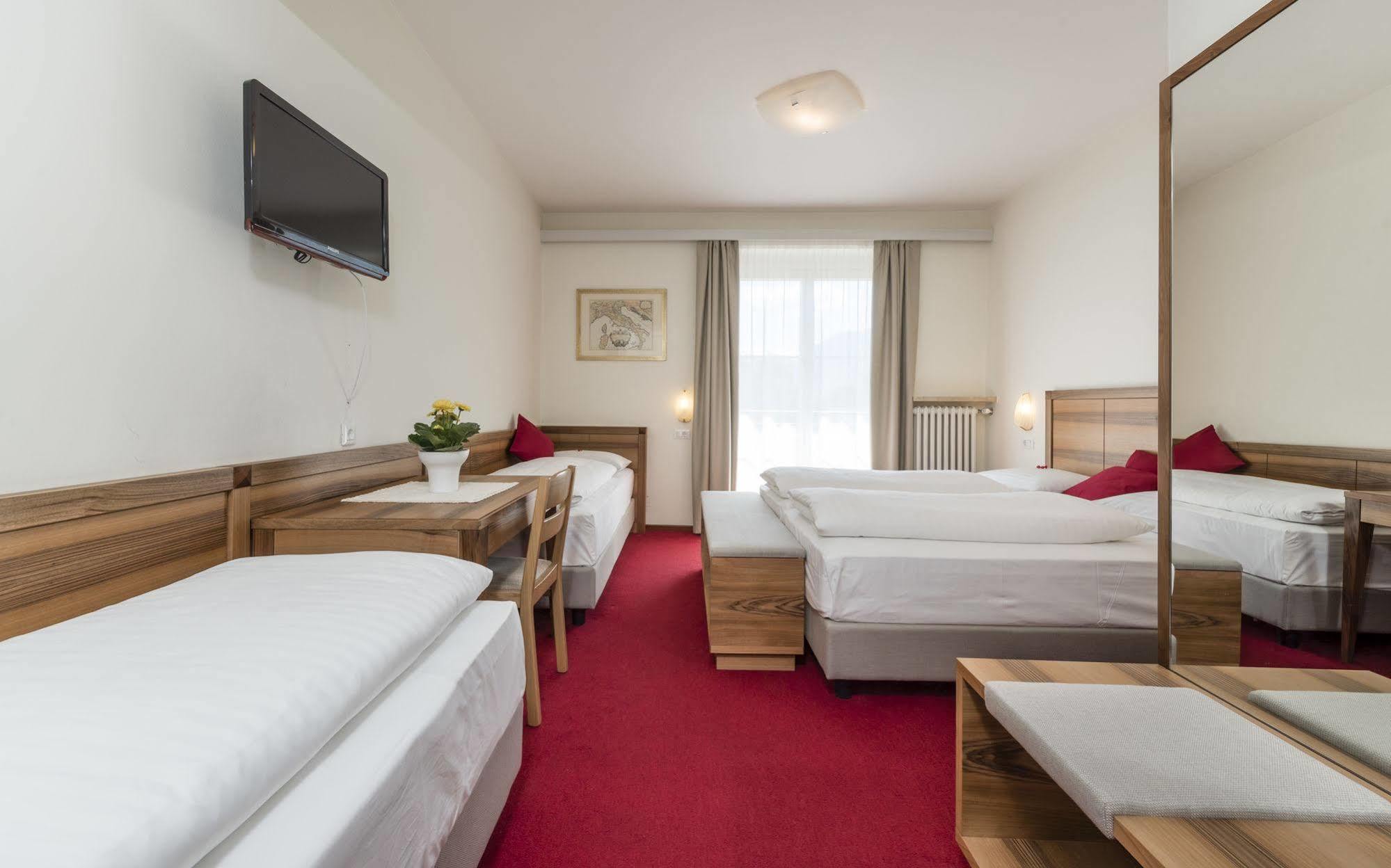 Ora / Auer Hotel Elefant מראה חיצוני תמונה