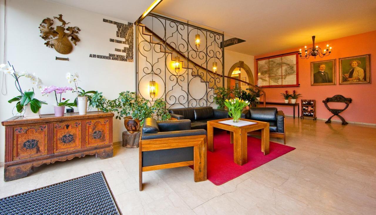 Ora / Auer Hotel Elefant מראה חיצוני תמונה